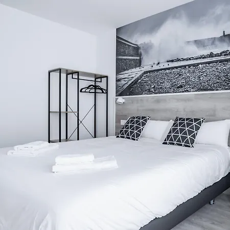 Hotel apartamentowy Mirotza And
