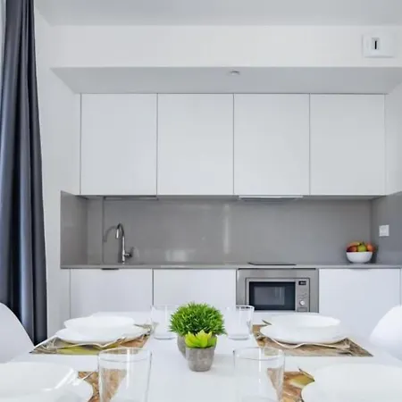 Mirotza And アパートホテル