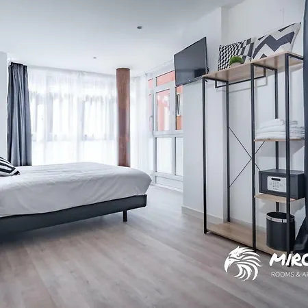 Hotel apartamentowy Mirotza And