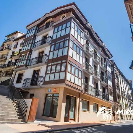 Aparthotel Mirotza And 3*
