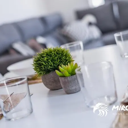 Mirotza And アパートホテル 4*