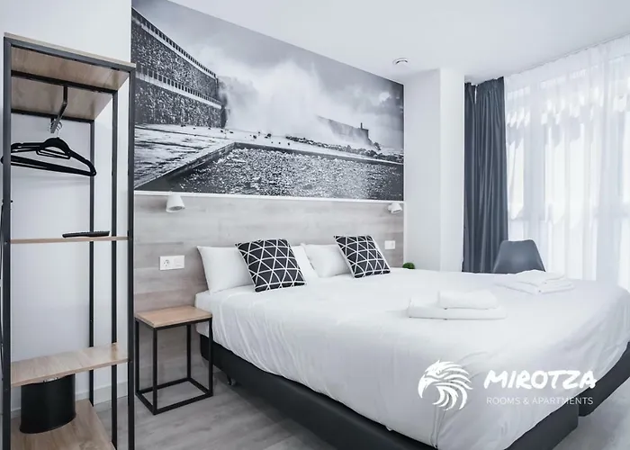 Apartahotel Mirotza And 4*