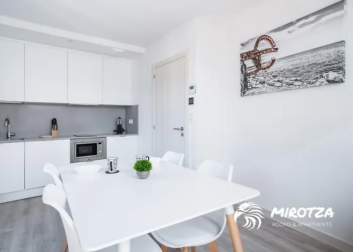 Apartahotel Mirotza And