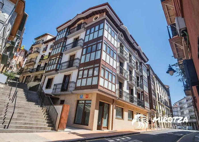 Apartahotel Mirotza And 4*